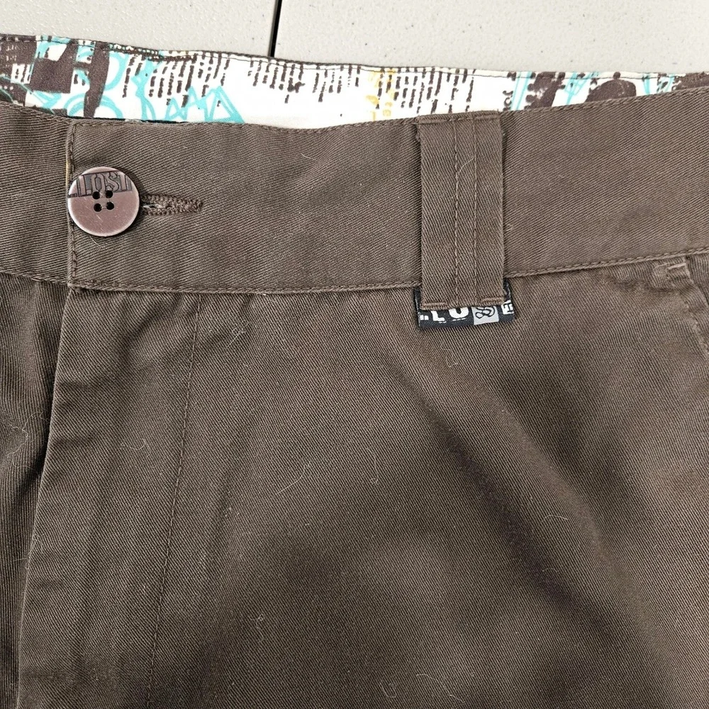Vintage LOST ENTERPRISES Mens 36 Chino Y2K Skateboard Shorts Brown 24 in Long‎